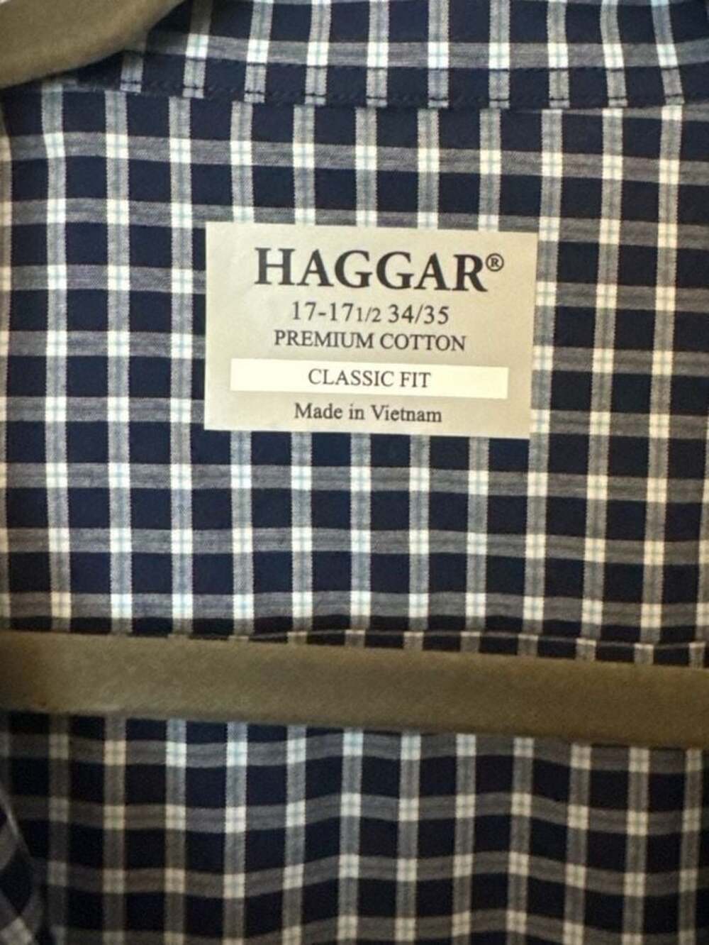 Haggar Classic Fit, Premium Cotton, Easy Care Long Sleeve Dress Shirt 17-17 1/ - Picture 2 of 6